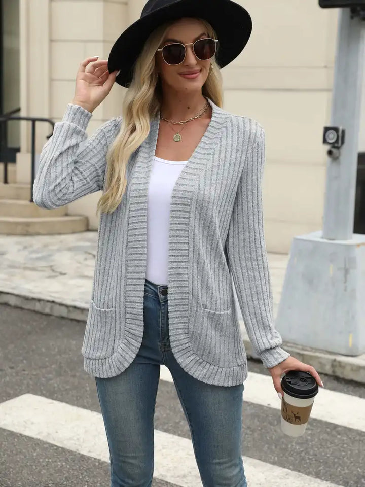 Damen Strickjacke in lockerer Passform zum Layern in Grau