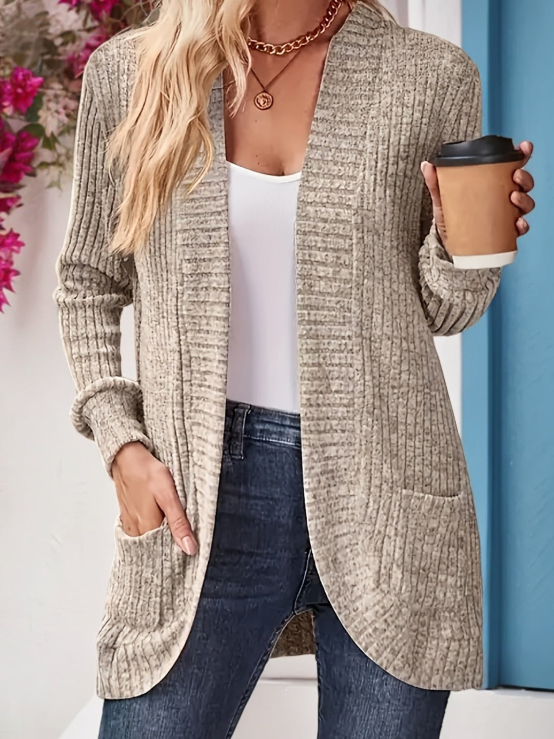 Damen Strickjacke in lockerer Passform zum Layern in Khaki