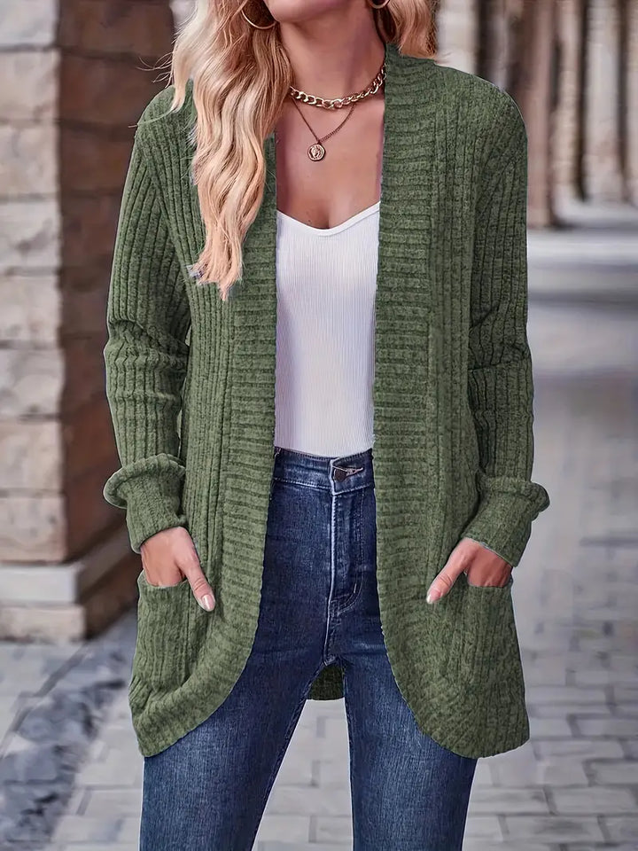 Damen Strickjacke in lockerer Passform zum Layern in Olivgrün