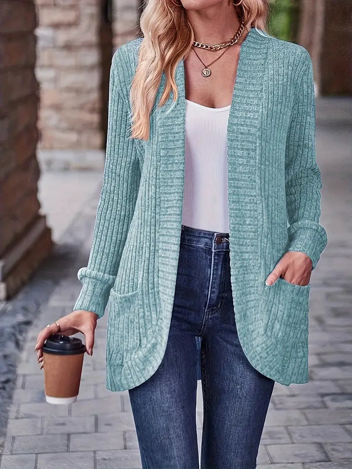 Damen Strickjacke in lockerer Passform zum Layern in Puderblau