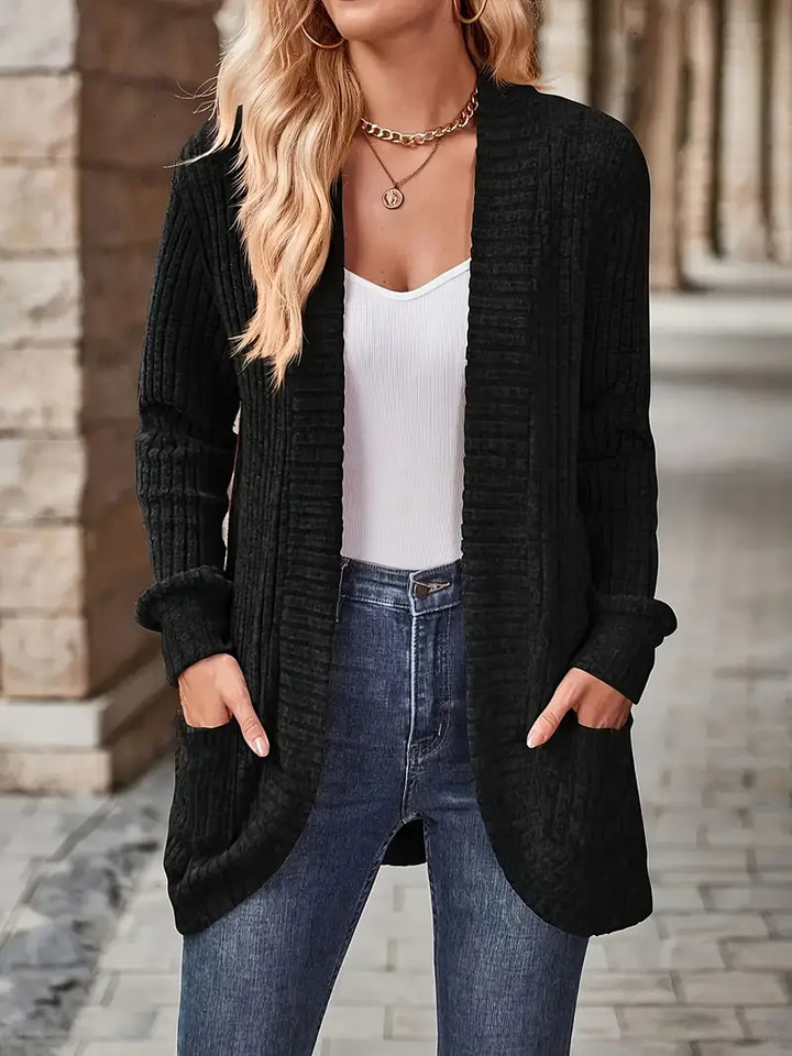 Damen Strickjacke in lockerer Passform zum Layern in Schwarz