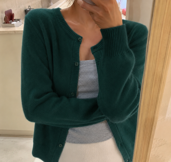 Damen Strickjacke kurz mit Knöpfen zum Überziehen in Dunkelgrün