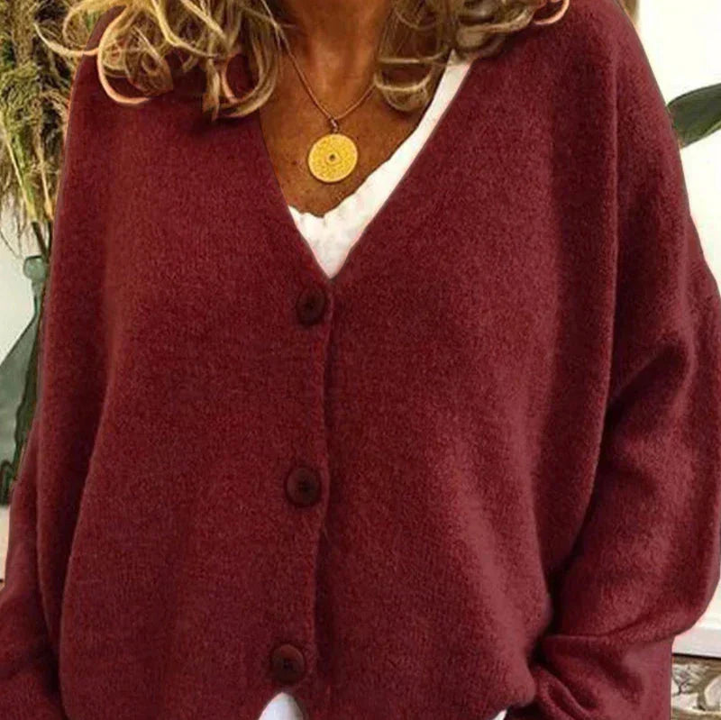 Damen Strickjacke mit femininem V-Ausschnitt in Burgund