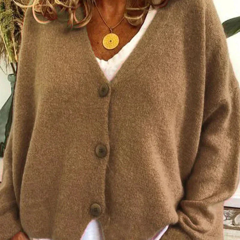 Damen Strickjacke mit femininem V-Ausschnitt in Khaki