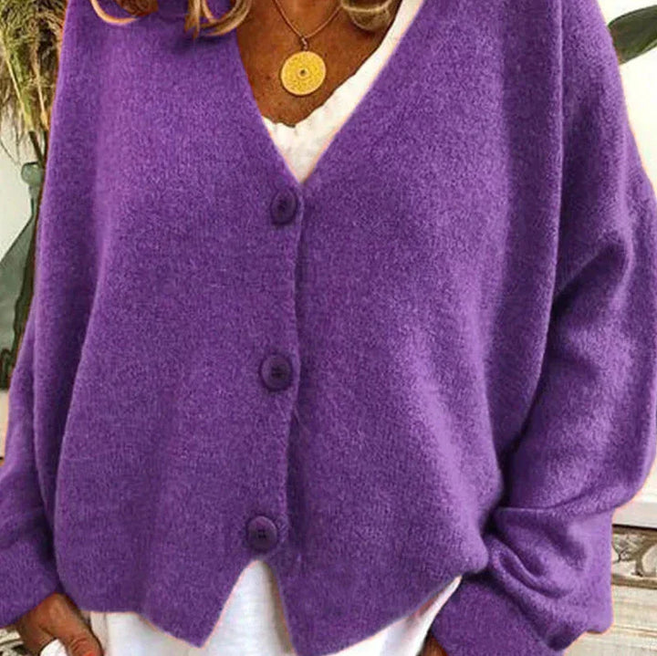 Damen Strickjacke mit femininem V-Ausschnitt in Lila