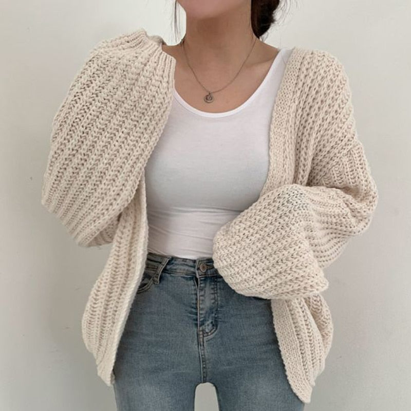 Damen Strickjacke mit Grobstrick für den Herbst in Weiß