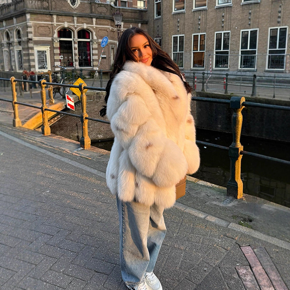 Damen Winterjacke aus Kunstfell im Teddy-Stil (2)