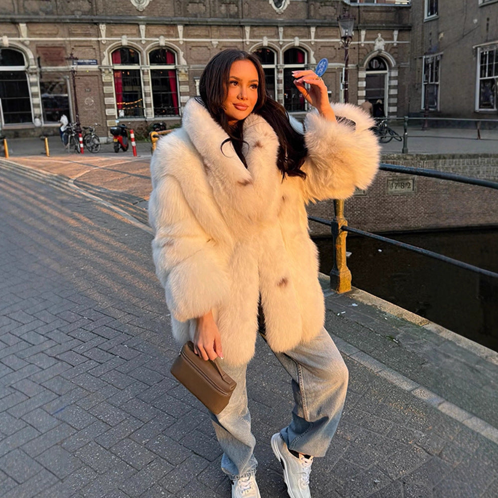 Damen Winterjacke aus Kunstfell im Teddy-Stil (4)