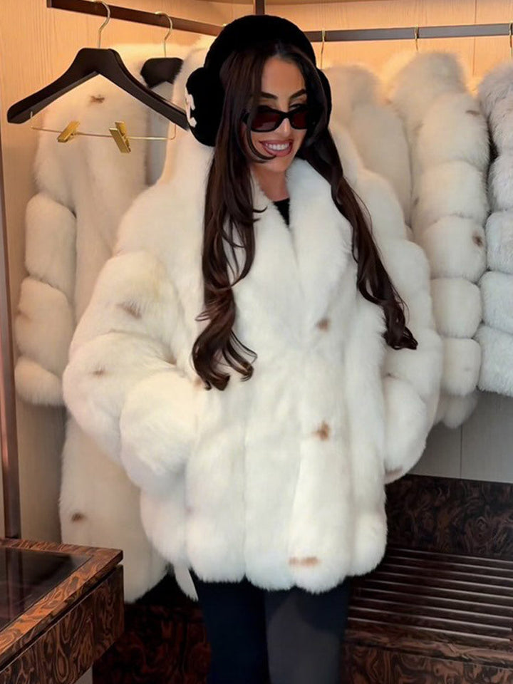 Damen Winterjacke aus Kunstfell im Teddy-Stil in Weiß