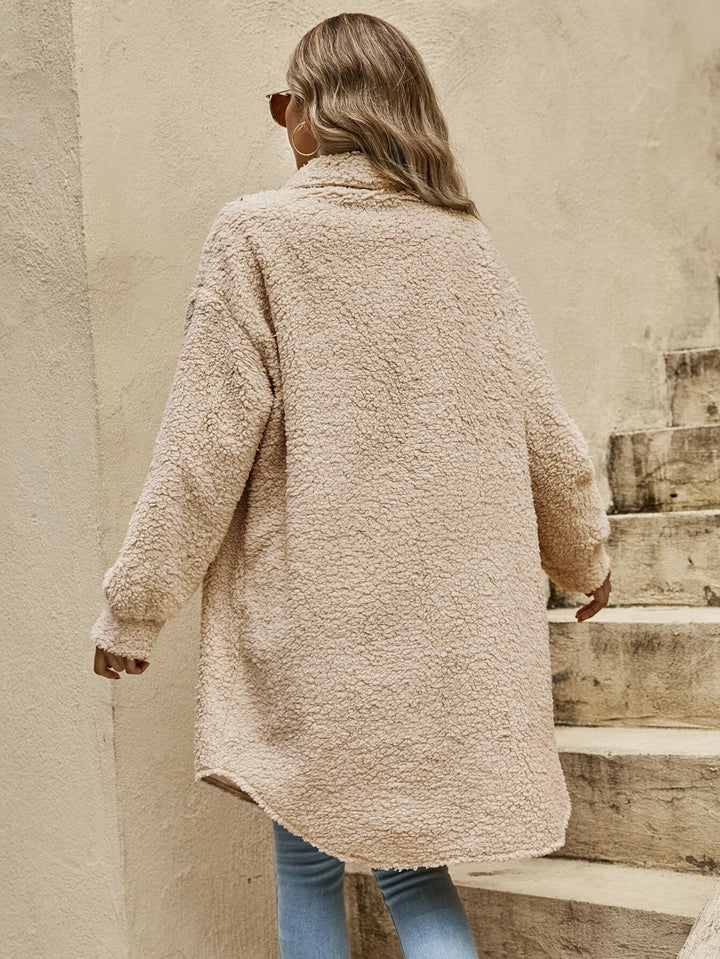 Damen Winterjacke im Hemdjacken-Stil aus Teddyplüsch (4)