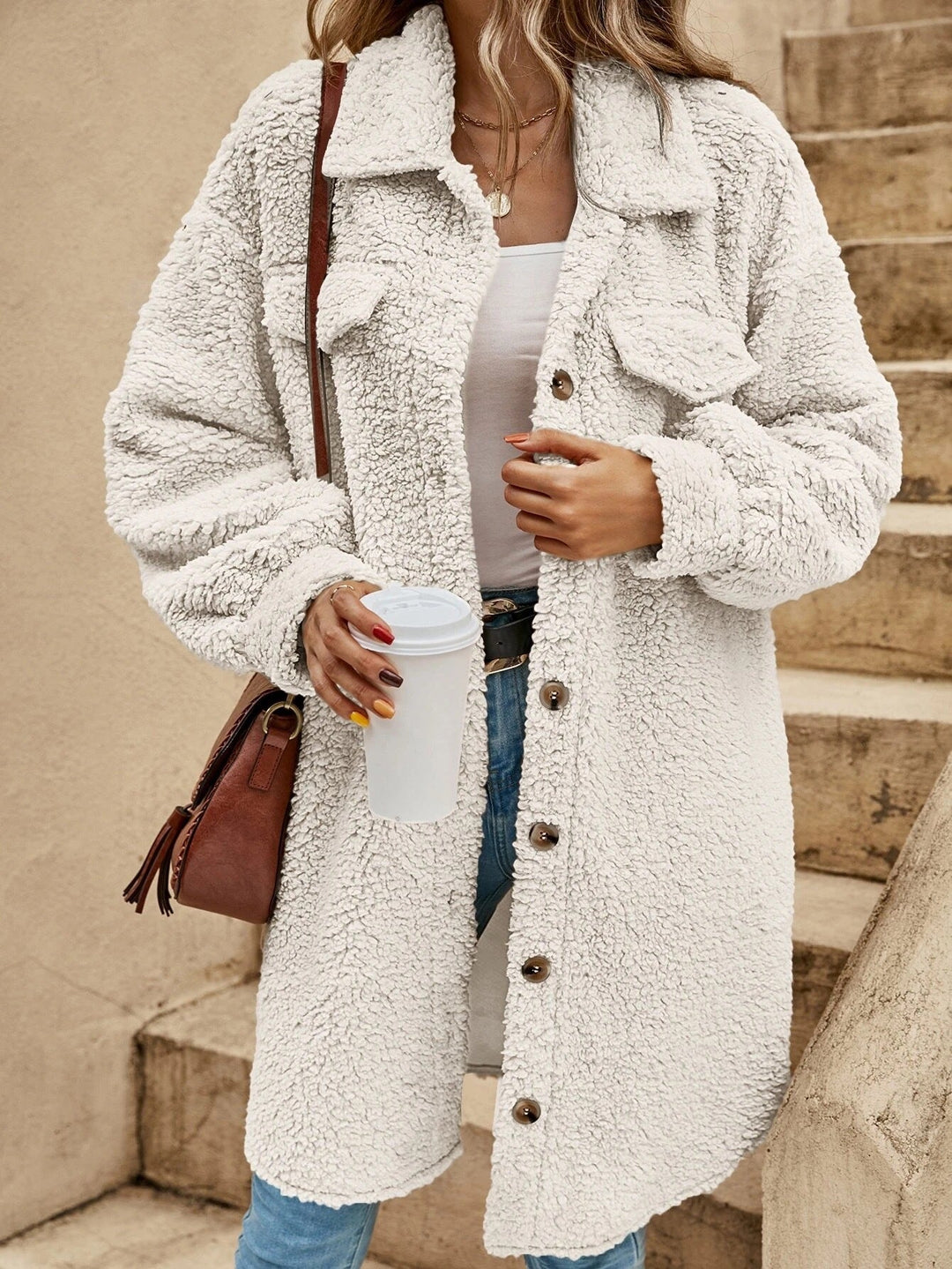 Damen Winterjacke im Hemdjacken-Stil aus Teddyplüsch in Weiß
