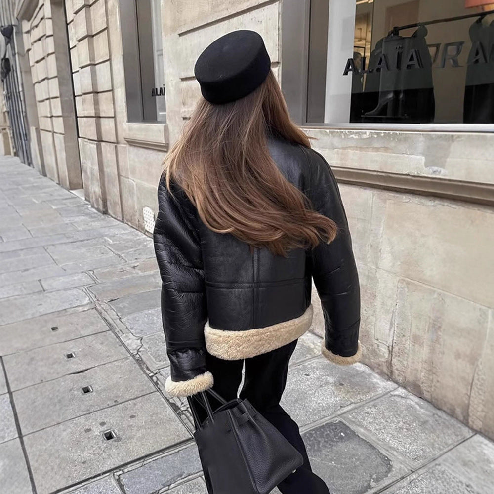 Damen Winterjacke kurz aus Kunstleder (2)