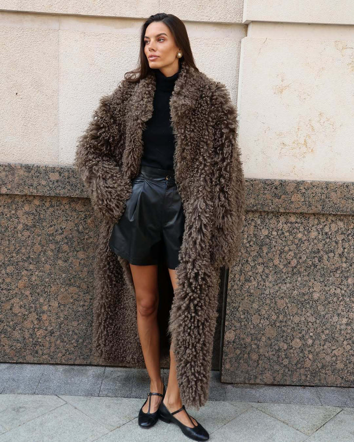 Damen Winterjacke Maxilänge im Teddy-Look in Kaffee
