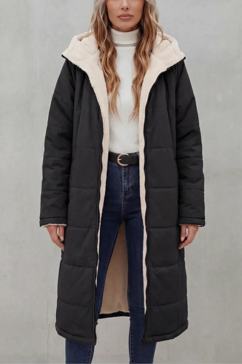 Damen Winterjacke mit Fleecefutter und Kapuze in Schwarz