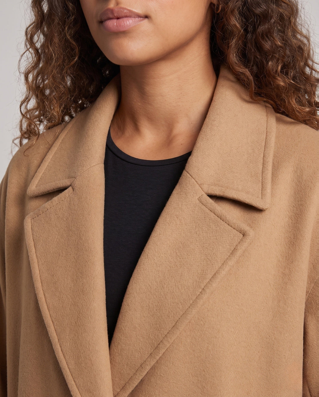 Damen Winterjacke Oversized mit breitem Reverskragen (3)