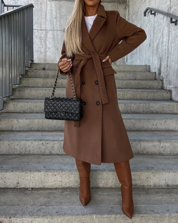 Damen Wintermantel im klassischen Trenchcoat-Stil in Braun