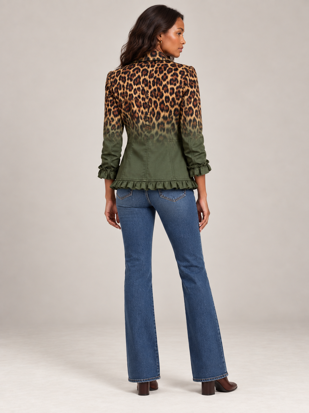 Damen Wintermantel mit strukturiertem Blazer-Schnitt und Leopardenmuster (7)