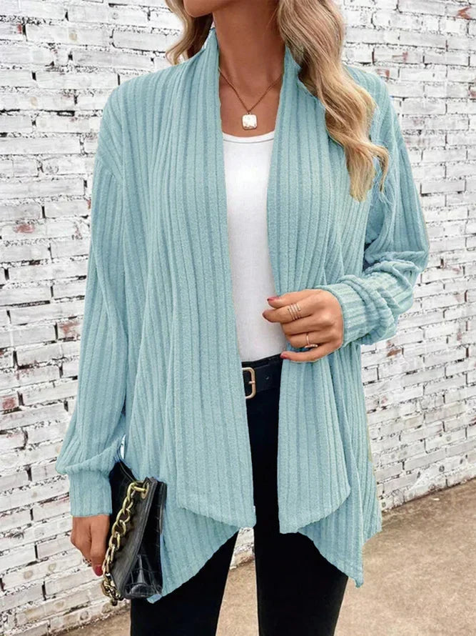 Damen Winterstrickjacke mit Wasserfall-Revers im Rippstrick in Hellblau