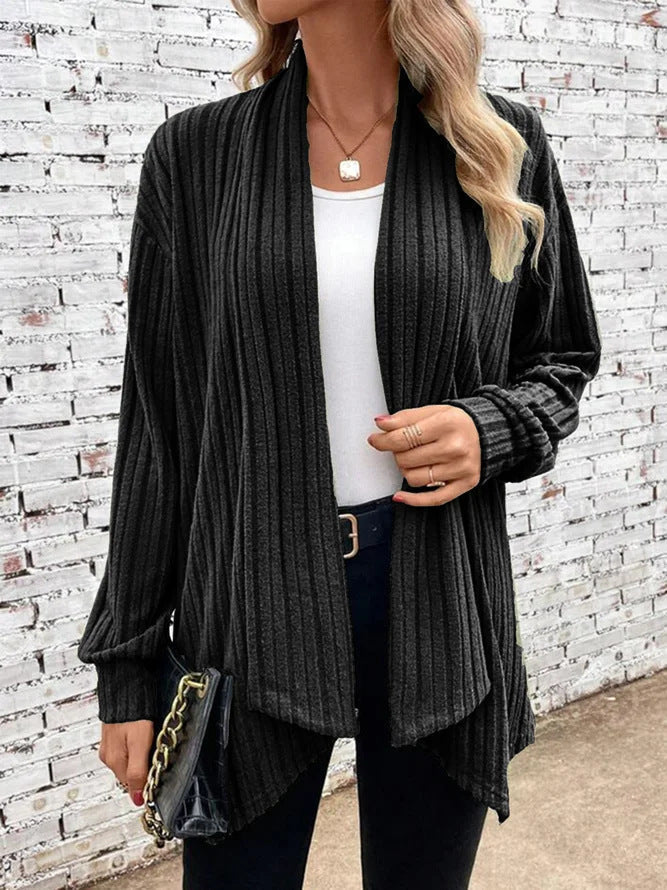 Damen Winterstrickjacke mit Wasserfall-Revers im Rippstrick in Schwarz