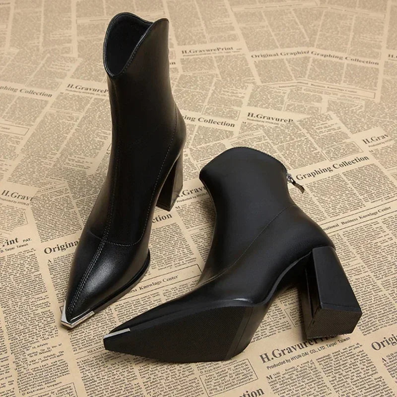Elegante Damen Stiefeletten für den Herbst in Schwarzes Fleecefutter