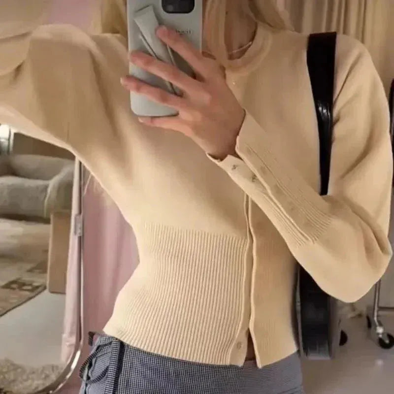 Elegante Damen Strickjacke mit Rippenstruktur (5)