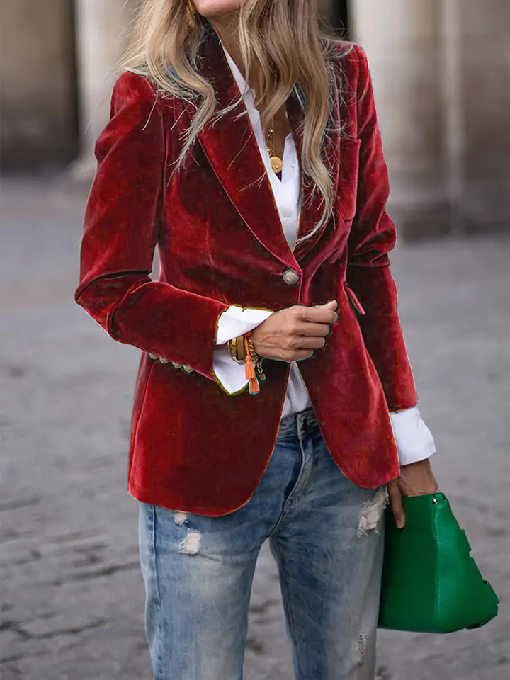 Elegante kurze Damen-Jacke im feinen Samt in Rot