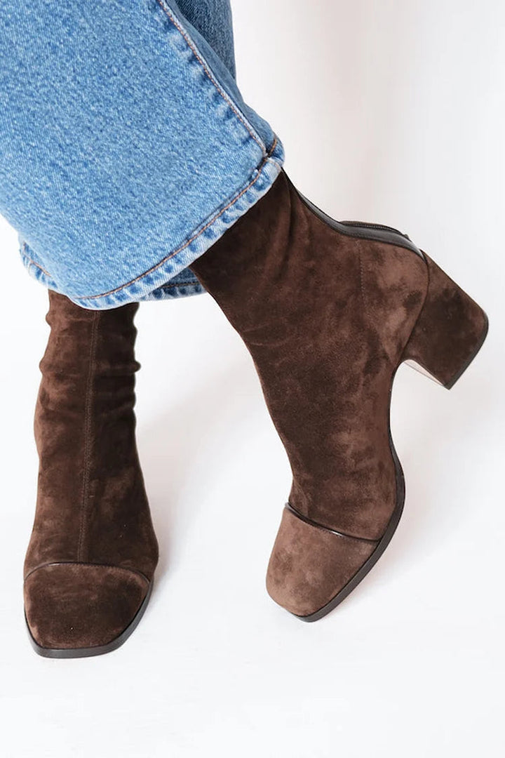 Elegante Wildleder Stiefel für Damen im Herbst in Dunkelbraun