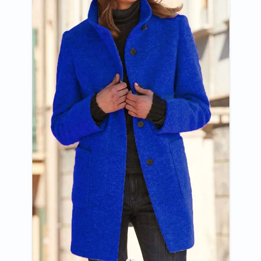 Eleganter Damen Wintermantel im klassischen Wollstil in Blau