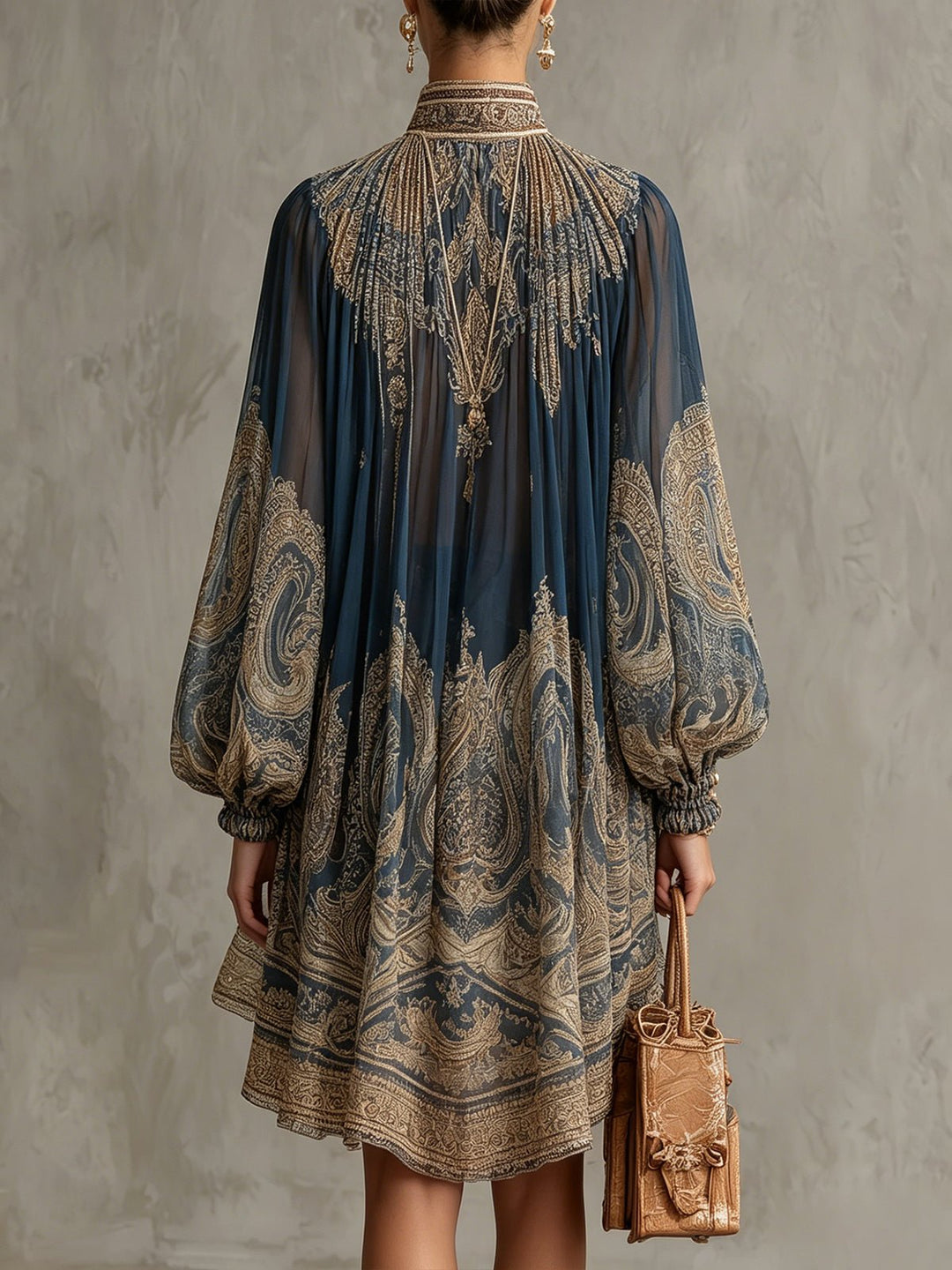 Elegantes Chiffon Kleid mit Barockmuster (2)