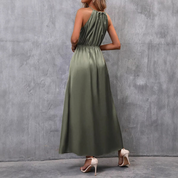 Elegantes Damen Maxikleid mit fließendem Wickeltop für Hochzeitsgäste im warmen Sommer (3)