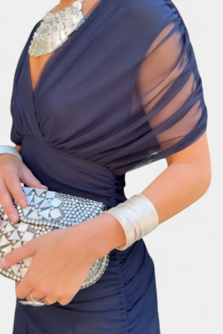 Elegantes fließendes Abendkleid in Blau