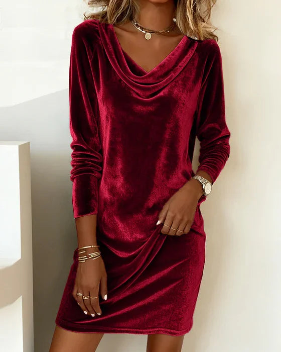 Elegantes Kleid für Herbst-Hochzeitsgäste in Rot