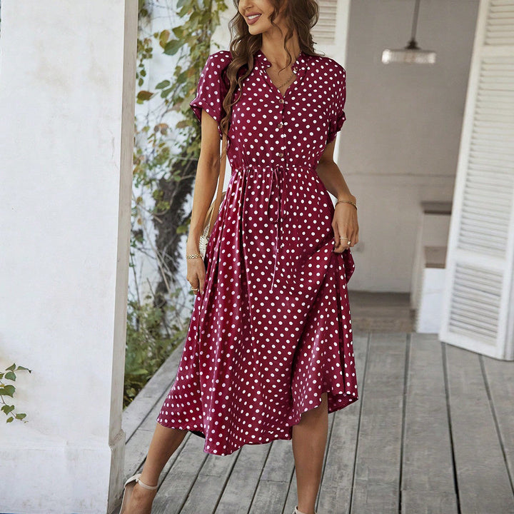 Elegantes Polka-Dot Sommer-Midikleid in Bordeaux