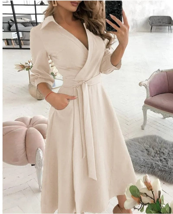 Elegantes Wickel-Sommerkleid in Beige