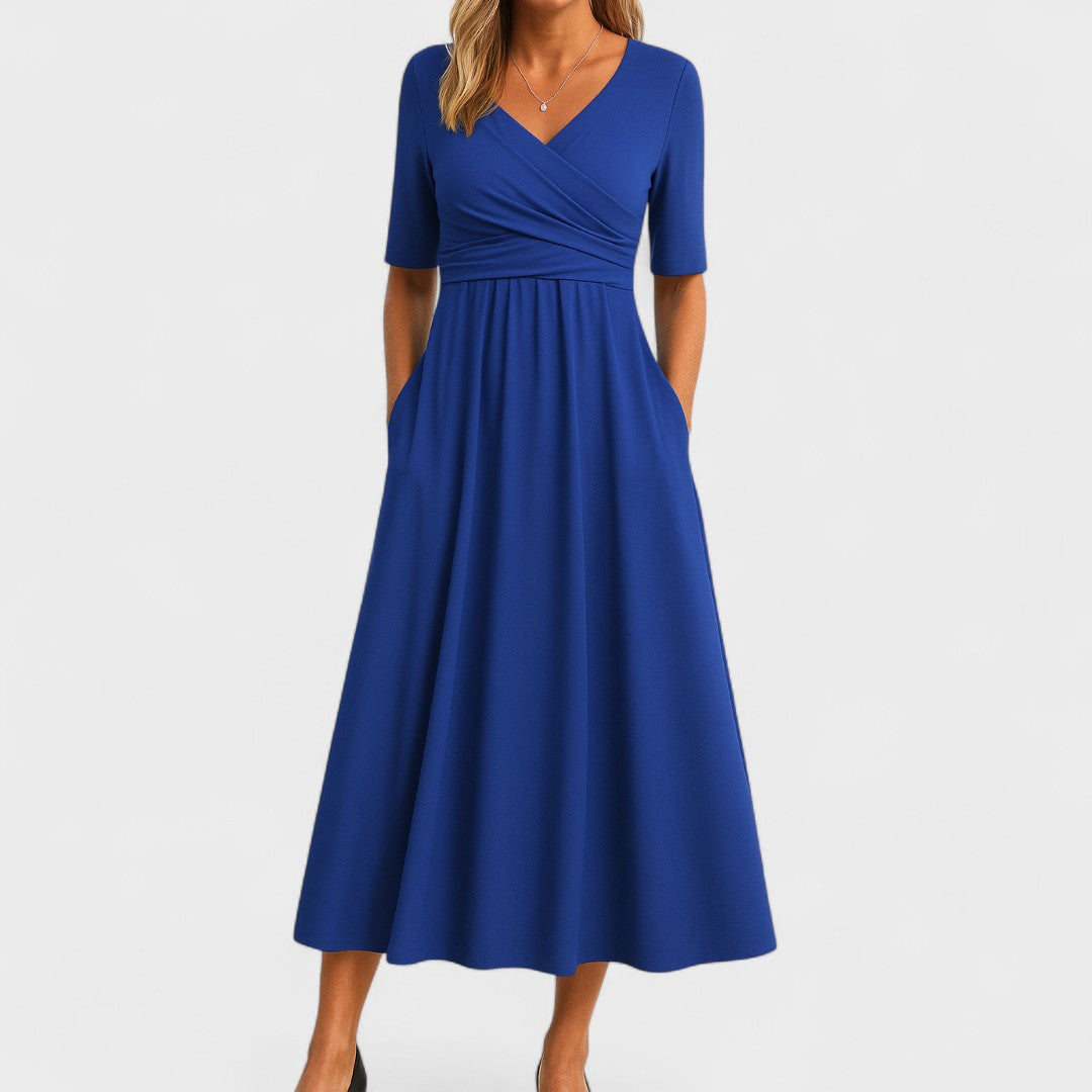 Elegantes Wickelmidikleid für den Alltag in Blau