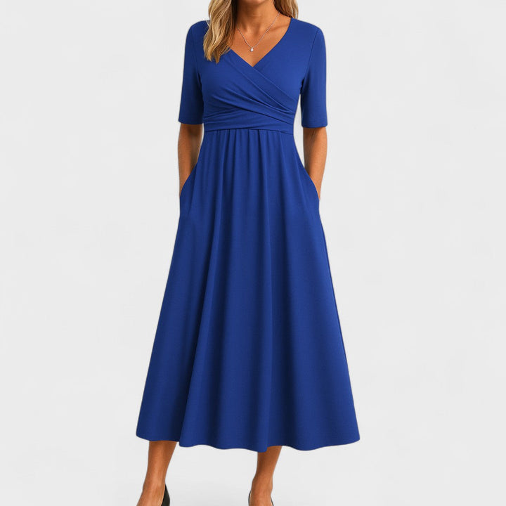 Elegantes Wickelmidikleid für den Alltag in Blau