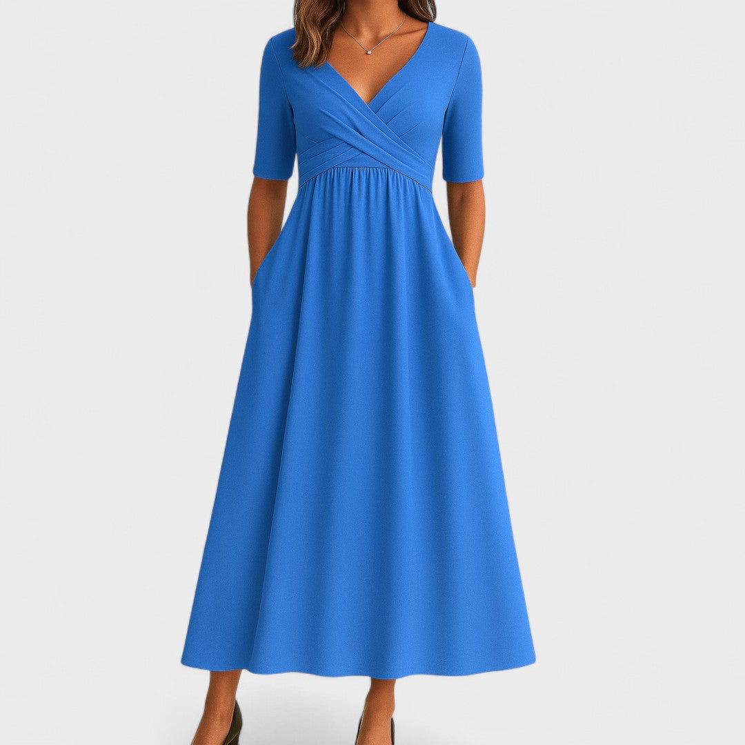 Elegantes Wickelmidikleid für den Alltag in Hellblau