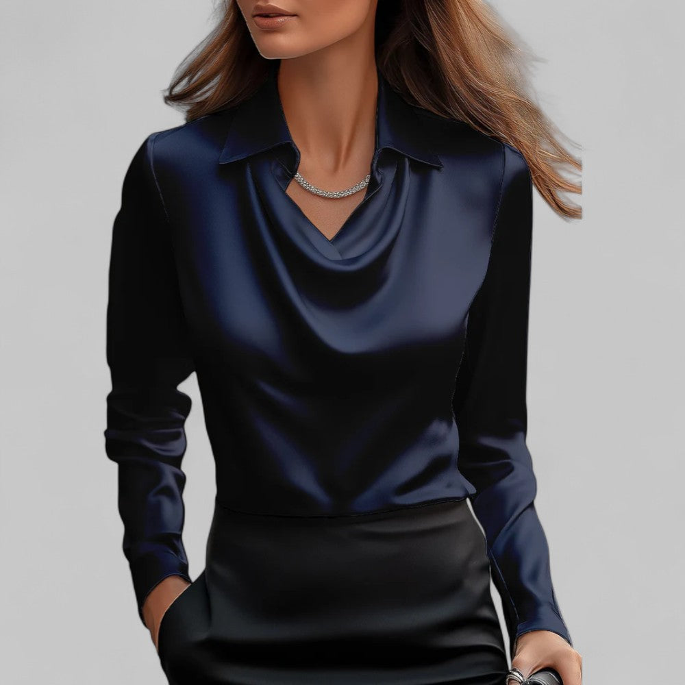 Fließende Damen Satinbluse für elegante Anlässe in Marineblau