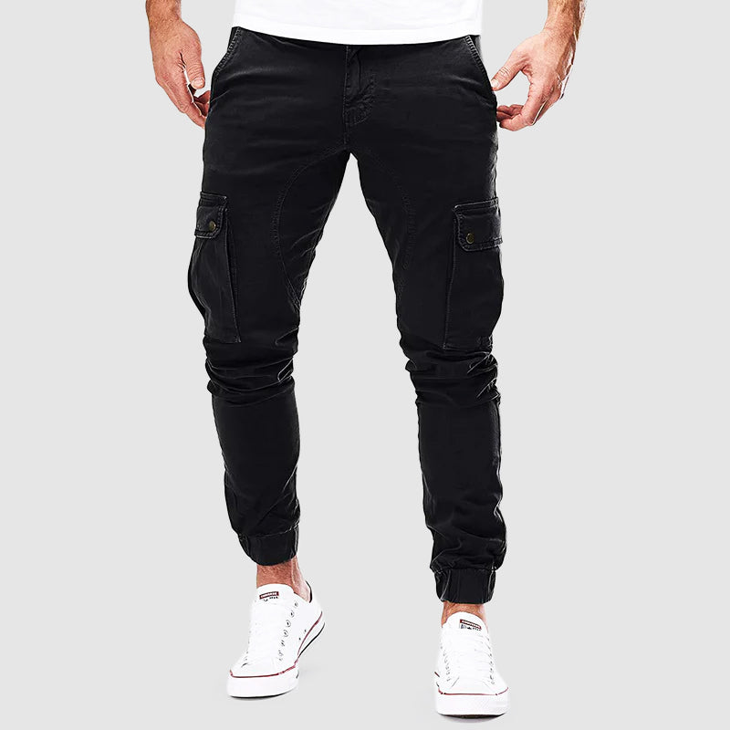 Herren Cargo-Hose im modernen Jogger-Stil für Outdoor in Schwarz