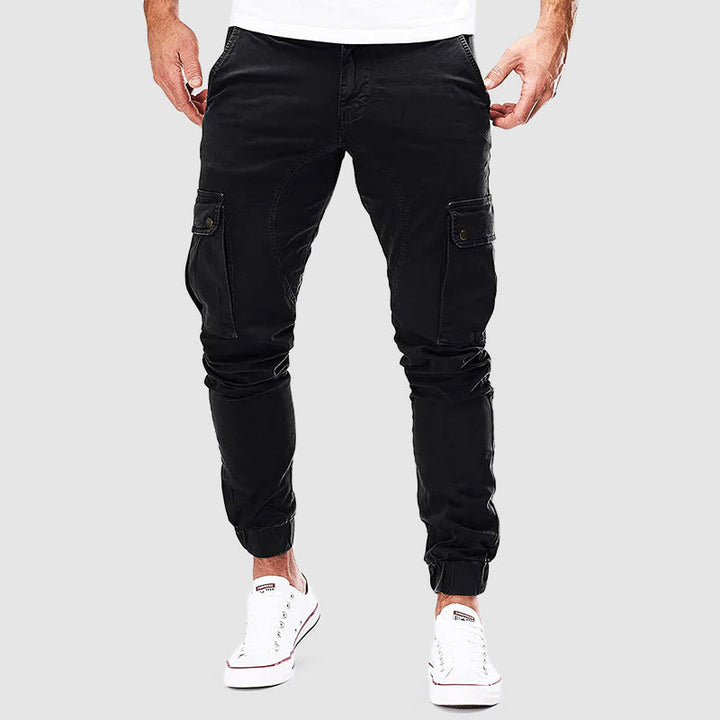 Herren Cargo-Hose im modernen Jogger-Stil für Outdoor in Schwarz