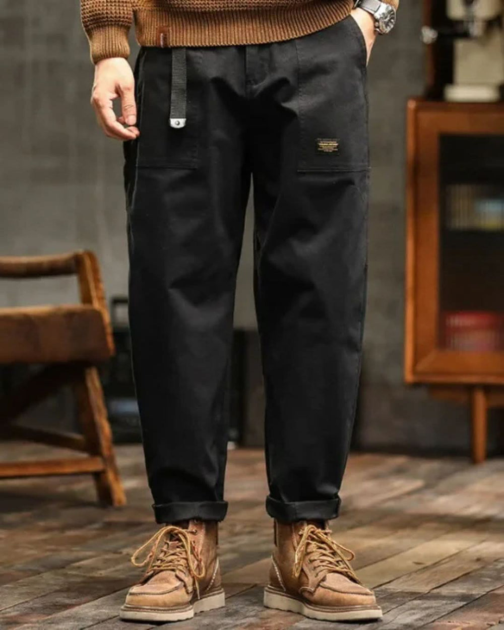 Herren Cargo-Hose mit lockerer Passform und praktischen Taschen in Schwarz