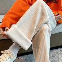 Julian | Herren Cargohose Chenille locker geschnitten
