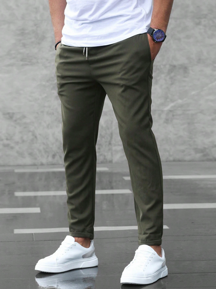 Herren Hose mit Tailored-Fit zum Kombinieren in Armeegrün