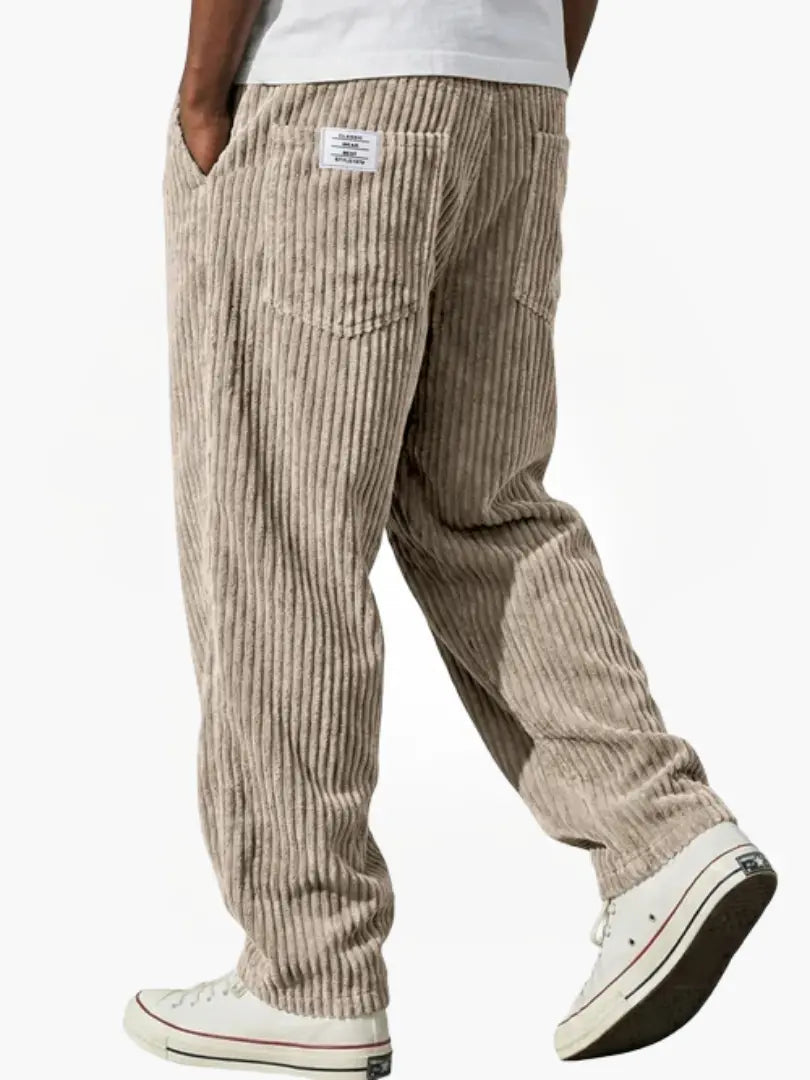 Herren Jogginghose mit Kordelzug und praktischen Taschen in Khaki
