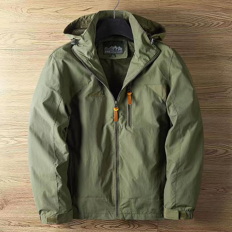 Herren Regenjacke im klassischen Outdoor-Stil in Grün