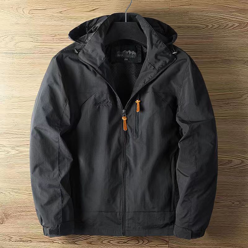 Herren Regenjacke im klassischen Outdoor-Stil in Schwarz