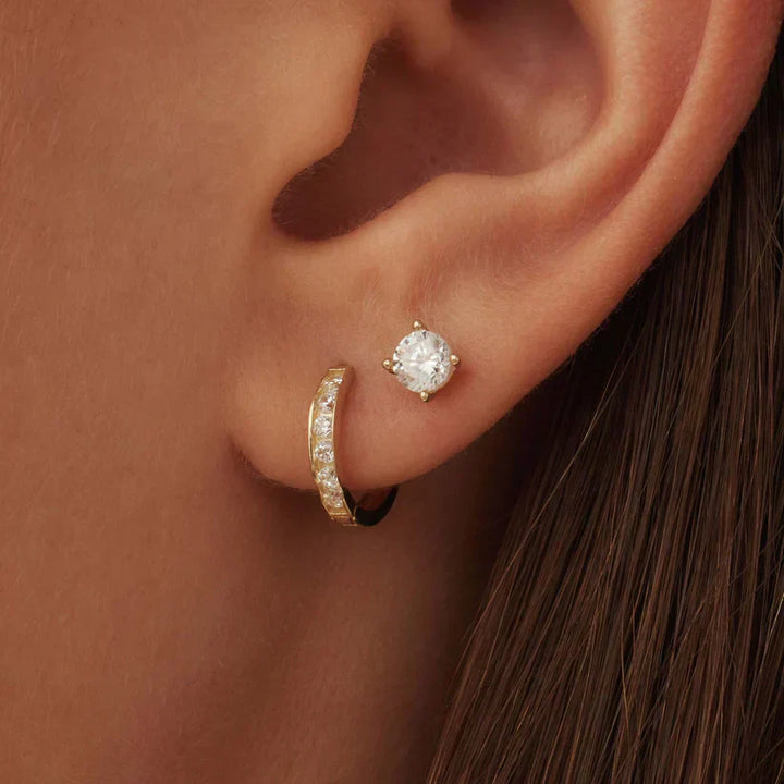 Elegantes Brillane Gold-Ohrring-Set mit Steinen