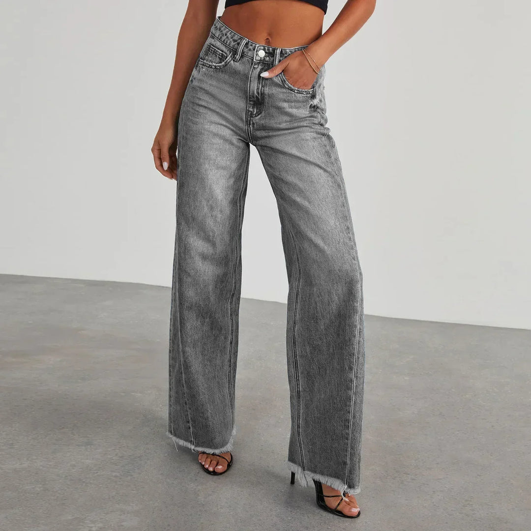 in Grau mit Raw-Hem Jeans