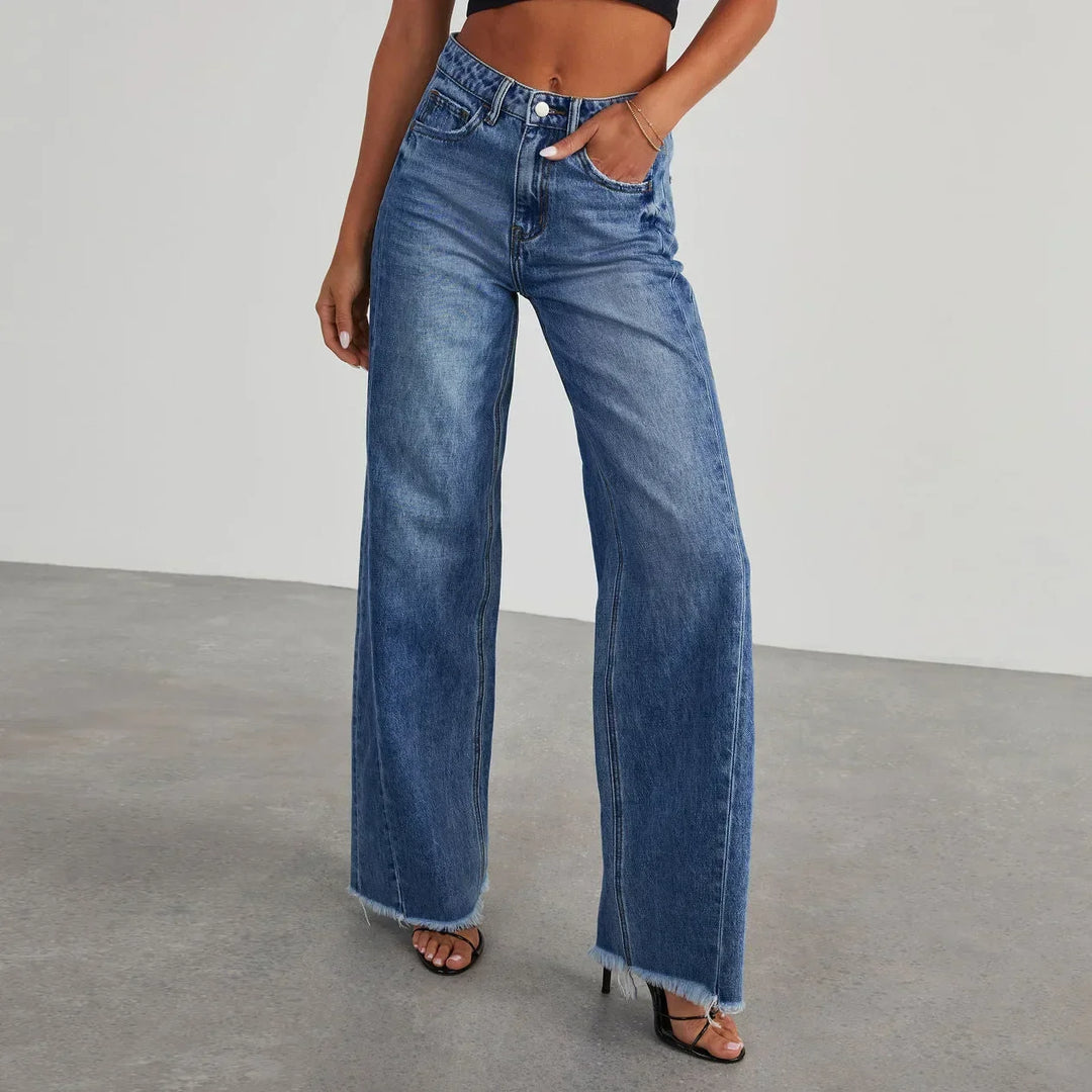 in Grau mit Raw-Hem Jeans in Dunkelblau