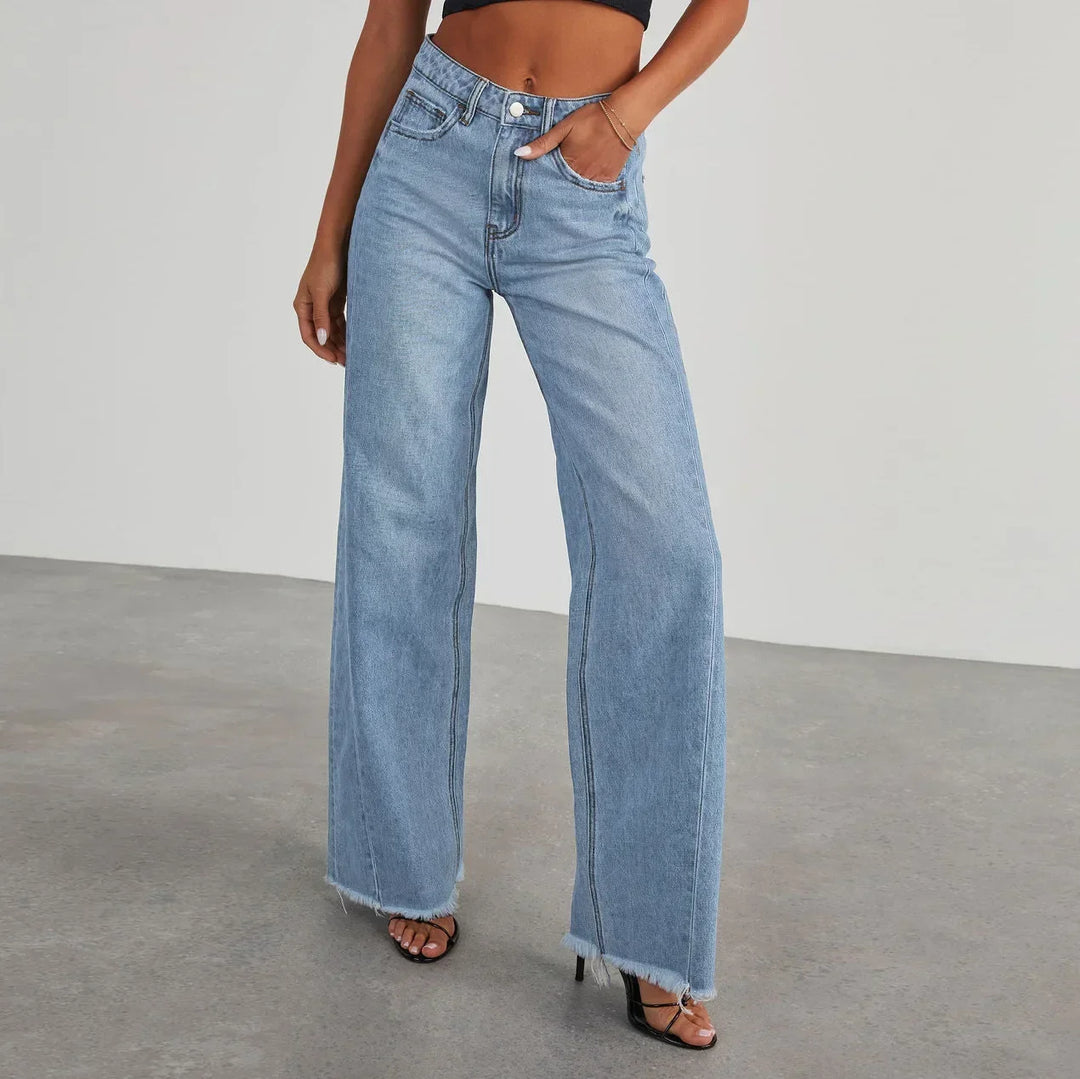 in Grau mit Raw-Hem Jeans in Hellblau